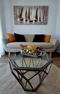 Φαγητό σε αυτό το διαμέρισμα ή κάπου εκεί κοντά