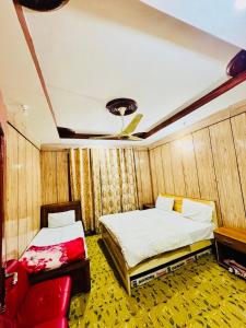 Skardu view point客房内的一张或多张床位