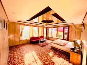 Skardu view point客房内的一张或多张床位