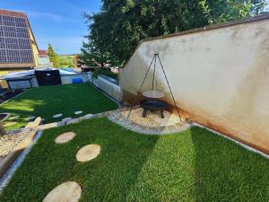 Κήπος έξω από το Frankenherz-Apartments - Premium Wohnung mit Terrasse & zwei Schlafzimmern, nahe Playmobil-Funpark, Self-Check-In
