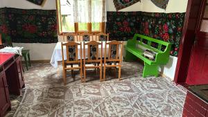 Η κουζίνα ή μικρή κουζίνα στο Casa dintre coline