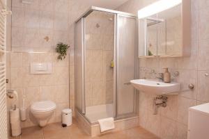 Kupatilo u objektu Churfirsten Stübli - Charme mit Aussicht & Liftnähe