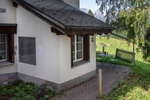 Vrt ispred objekta Churfirsten Stübli - Charme mit Aussicht & Liftnähe