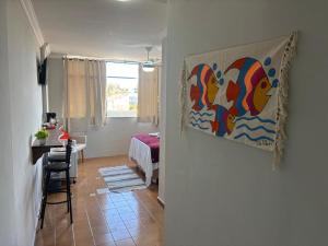 サクアレマにあるSUITES VISTA MAR AZULの廊下(テーブル付)