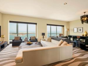 Zona de estar de Sofitel Abu Dhabi Corniche