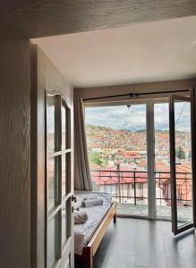 Balkón nebo terasa v ubytování Villa Flora Apartments Krushevo + 37 fotografií