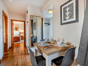 Posezení v ubytování 1 Bed in Winfrith Newburgh 75157