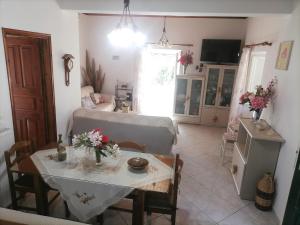 A television and/or entertainment centre at Villa Elvira