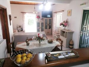 A seating area at Villa Elvira