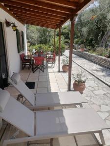 A balcony or terrace at Villa Elvira
