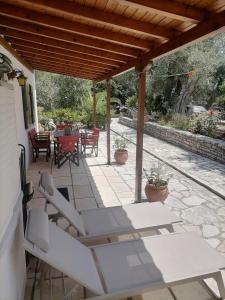 A balcony or terrace at Villa Elvira
