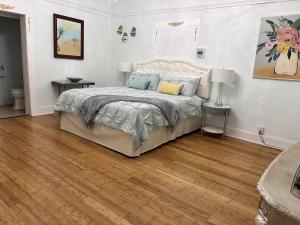 Manatee Palms客房内的一张或多张床位