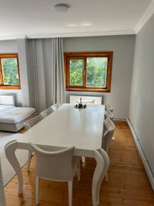 Fotografie z fotogalerie ubytování Sapanca Orman İçinde Özel Havuzlu Villa v destinaci Sakarya + 79 fotografií