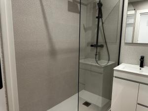 Koupelna v ubytování Apartamentos Alimarc Urban