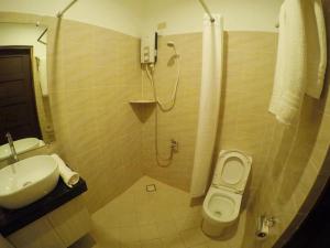 Koupelna v ubytování Golden Gate Suites