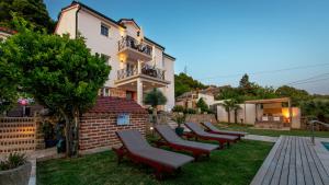 Vonkajšia záhrada v ubytovaní Villa Joy 4ever