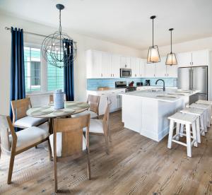 Nhà bếp/bếp nhỏ tại Margaritaville Beach Cottage Resort Panama City Beach +5 ảnh