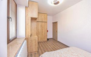 Postel nebo postele na pokoji v ubytování Elegant 2BR Urban Hideaway - Parkside, near Mega Mall + 11 fotografií