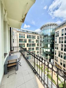 Μπαλκόνι ή βεράντα στο FREE PARKING- 2BDR Apartment in Wenceslas Square