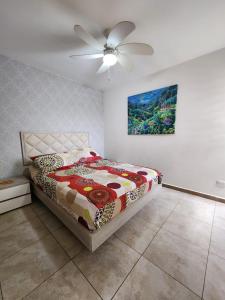 Una cama o camas en una habitación de Apartasol 204A - Jacuzzi, piscinas, wifi para 6 personas en La Tebaida, Quindío