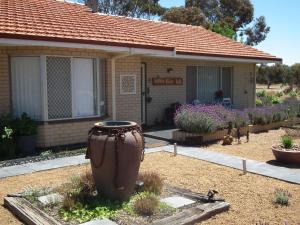 Κήπος έξω από το Yellow Gum Bed and Breakfast