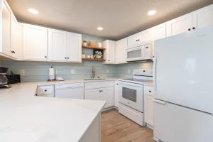 Nhà bếp/bếp nhỏ tại Phoenix X 711 condo