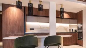 Η κουζίνα ή μικρή κουζίνα στο Villa Discover in Agios Ioannis Mykonos +5 φωτογραφίες