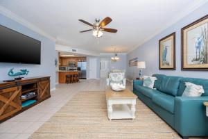 Khu vực ghế ngồi tại Phoenix X 1104 condo +41 ảnh