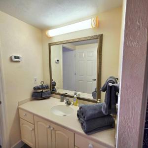 Koupelna v ubytování Direct Oceanfront 1 bedroom w/kitchen & balcony