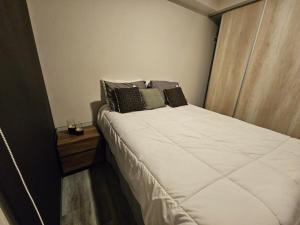 Una cama o camas en una habitación de Man Cave