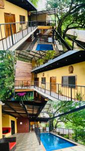 Πισίνα στο ή κοντά στο Coffee House Minca