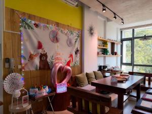 Area soggiorno di 礁溪好好沐包棟溫泉Villa 龜山島景觀 客餐廳可開伙 KTV Netflix 禁菸 戶外平面停車