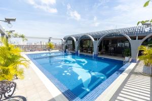 Bazén v ubytování The ONRA Hotel nebo v jeho okolí