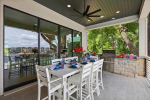 Balkoni atau teres di The 565 Villa with Concierge Services