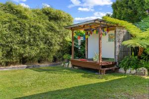 Aed väljaspool majutusasutust Wurtulla Happy Hideway - Pool & Pet Friendly