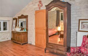 Posteľ alebo postele v izbe v ubytovaní Lovely Home In Escles With Kitchen