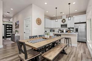 Billede fra billedgalleriet på Riverscape Townhome B, Steps to Gruene Hall! i New Braunfels