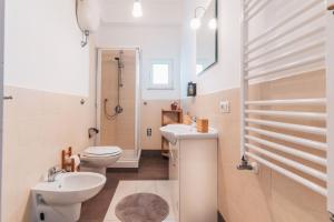 A bathroom at Jolandahome