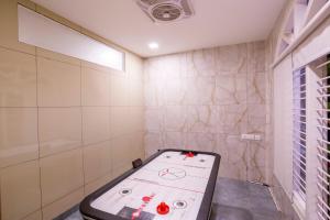 Bilik mandi di Nirantara Resort & Spa