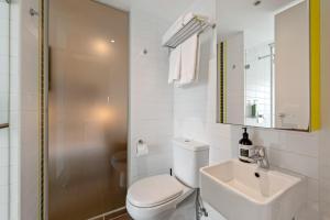 Ένα μπάνιο στο City Stays - Plus +30 φωτογραφίες