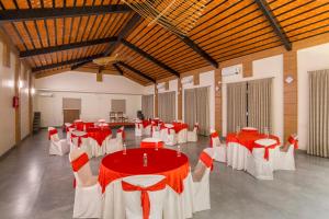 Gambar di galeri bagi Nirantara Resort & Spa di Bangalore