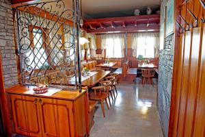 Restaurace v ubytování Gasthof Weissl
