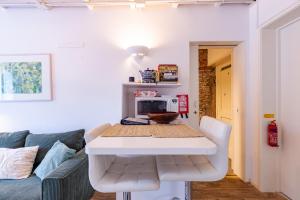 Posezení v ubytování Vrijvakantiehuis Kaai 61a, de Appelpit
