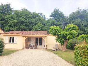 Κήπος έξω από το Village de Gîtes Le Châtenet