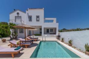 Bazén v ubytování Summer Dream Villa nebo v jeho okolí