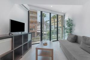 Μια τηλεόραση ή/και κέντρο ψυχαγωγίας στο Begobe Room