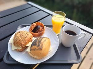 Jídlo v motelu nebo okolí + 7 fotografií