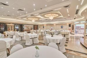A restaurant or other place to eat at Teba Hotel Ras Elbar