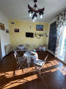 TV a/nebo společenská místnost v ubytování Madonna dell'ancora + 70 fotografií