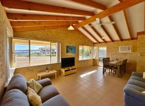 Posezení v ubytování Cliffs Unit 1 - Kalbarri,WA